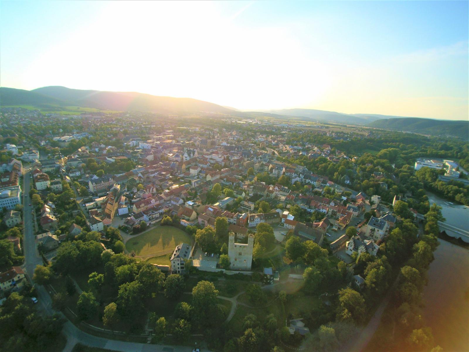 Luftbild der Stadt Saalfeld