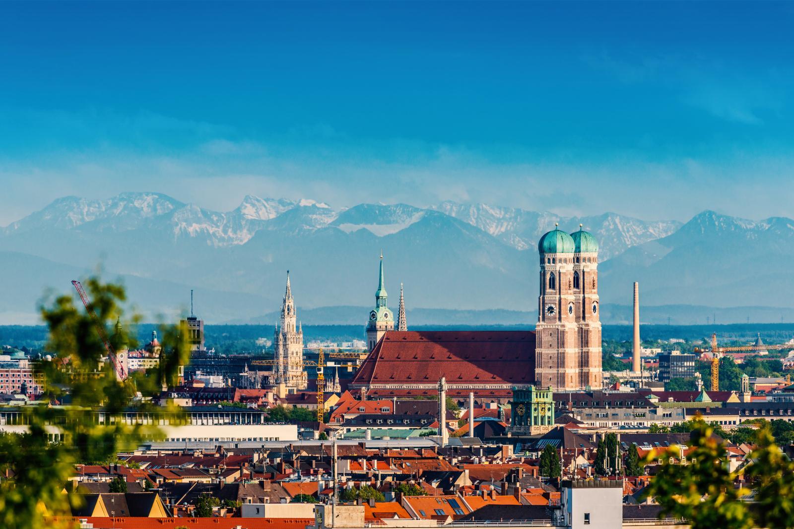 Skyline von München mit Frauenkirche